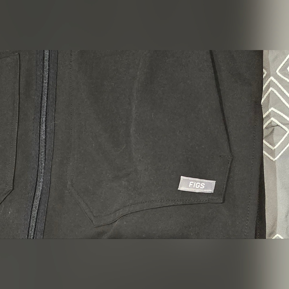 FIGS Bellery Technical Collection Scrub Jacket With Host Healthcare Logo Size Sm - Picture 2 of 6